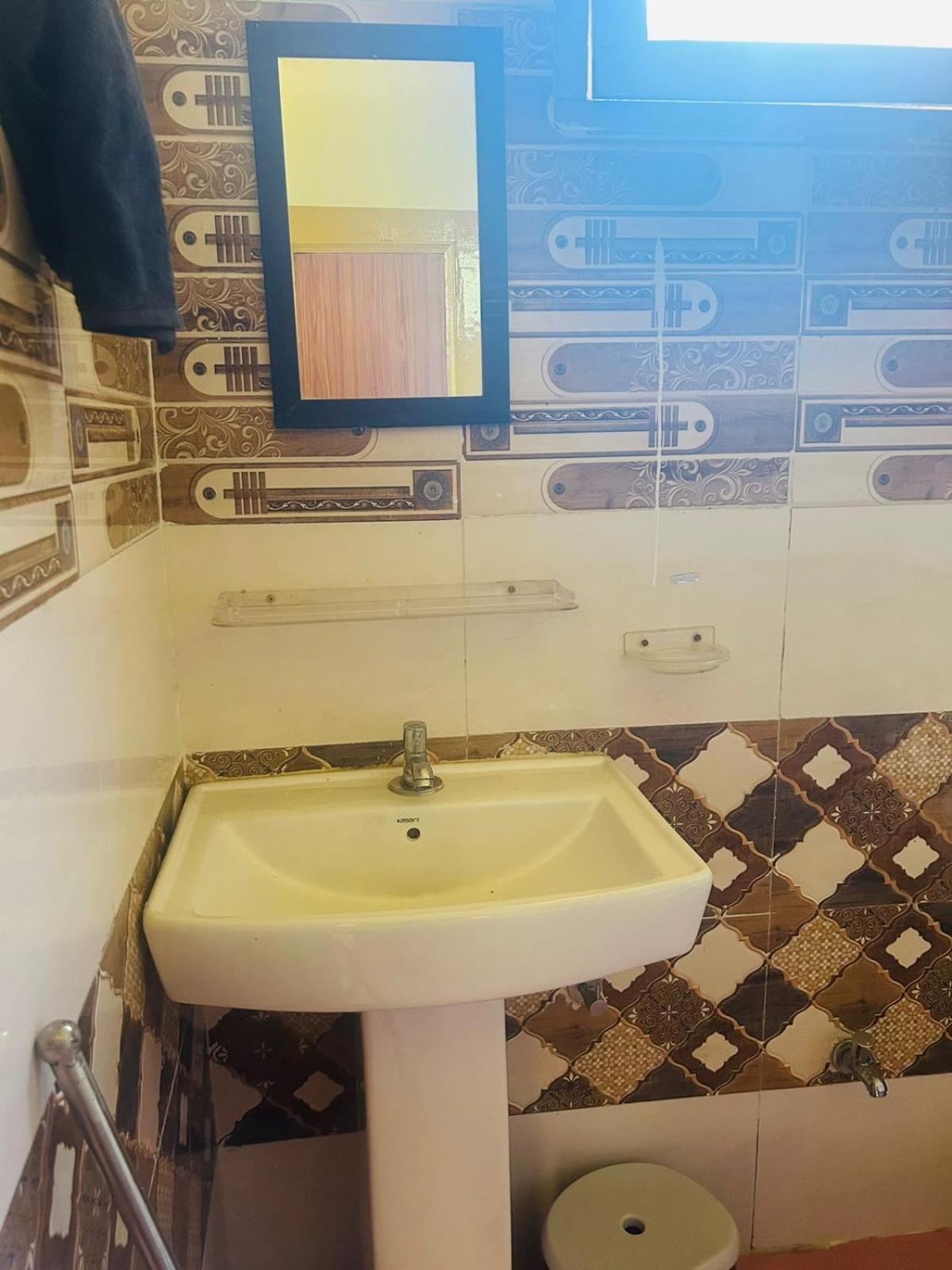Tafreegram Hotel Kalgha Kültér fotó